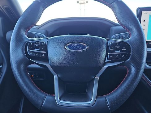 Used 2025 Ford Explorer ST-Line image 19