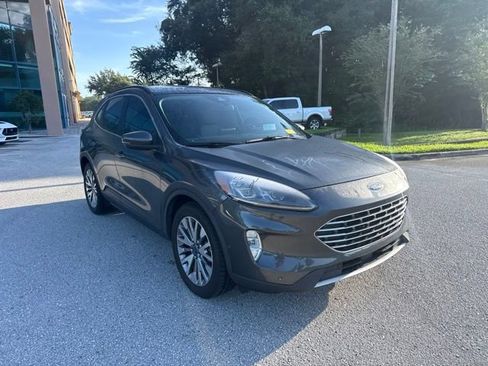 Used 2020 Ford Escape Titanium w/ Titanium Premium Package 2.0 AWD/4WD image 10