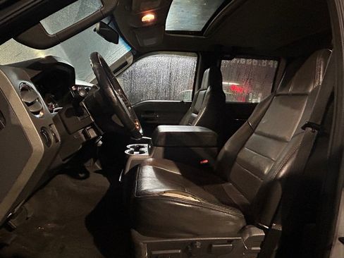 Used 2010 Ford F350 Lariat image 7