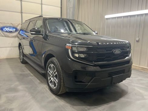 Used 2025 Ford Expedition Max Active AWD/4WD image 1