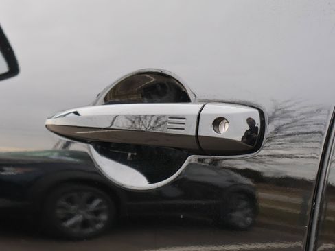 Used 2023 Nissan Pathfinder Platinum image 22