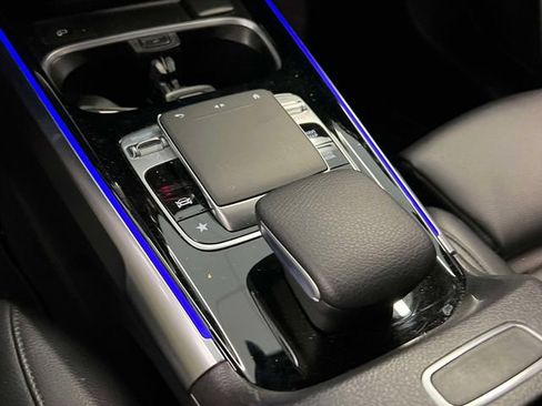 Certified 2020 Mercedes-Benz GLB 250 4MATIC image 31