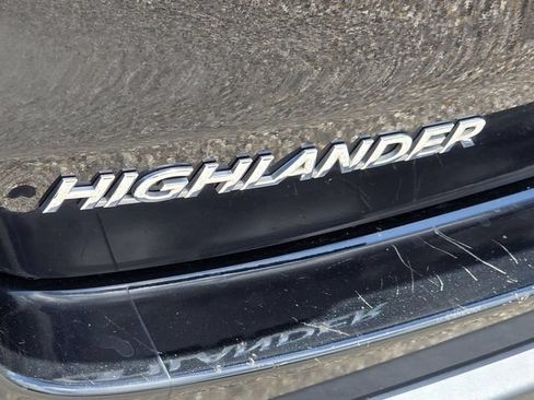 Used 2018 Toyota Highlander Plus FWD image 31