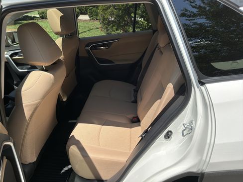 Used 2025 Toyota RAV4 XLE w/ Convenience Package FWD image 31