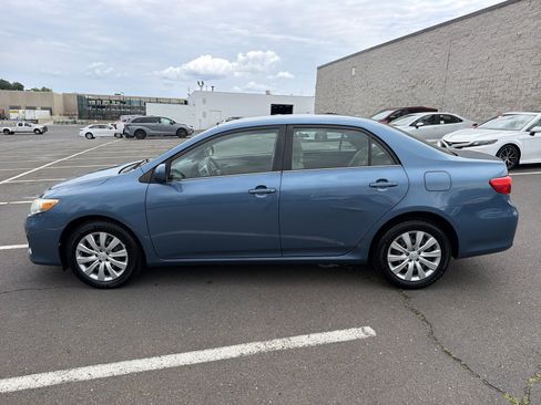 Used 2013 Toyota Corolla LE FWD image 4