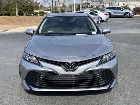 Certified 2020 Toyota Camry LE image 8