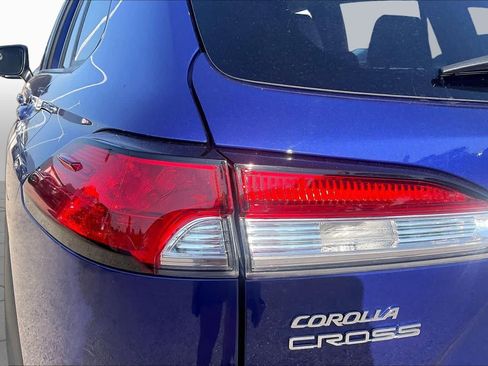 Used 2025 Toyota Corolla Cross LE FWD image 28