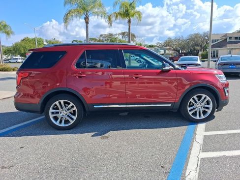 Used 2016 Ford Explorer XLT w/ Equipment Group 202A image 4