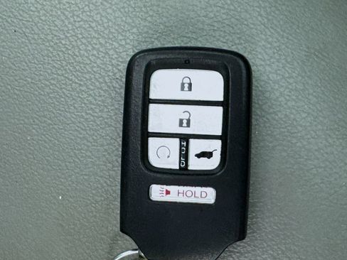 Used 2022 Honda Pilot Touring image 39