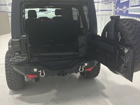 Used 2014 Jeep Wrangler Unlimited Sahara w/ Connectivity Group image 24