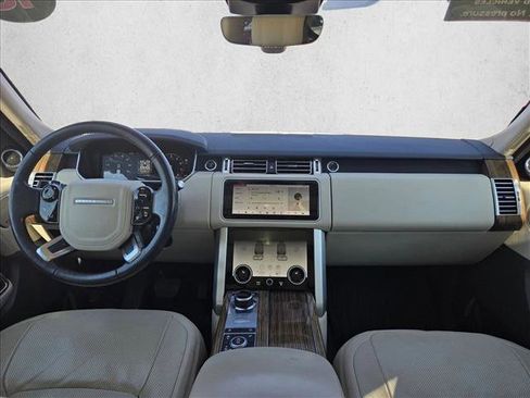 Used 2018 Land Rover Range Rover HSE image 16