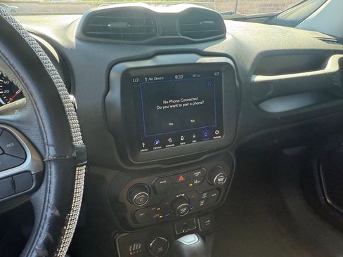 Used 2022 Jeep Renegade Latitude w/ Convenience Group image 20