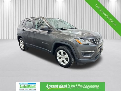 Used 2019 Jeep Compass Latitude w/ Popular Equipment Group AWD/4WD image 1