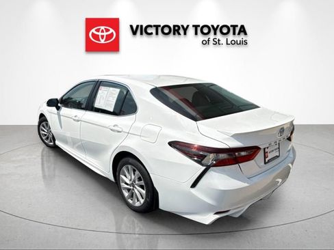Used 2023 Toyota Camry SE FWD image 5