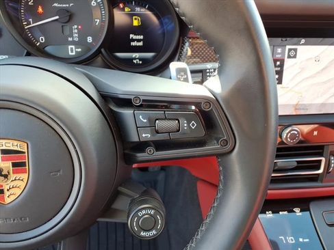 Used 2023 Porsche Macan Turbo image 24