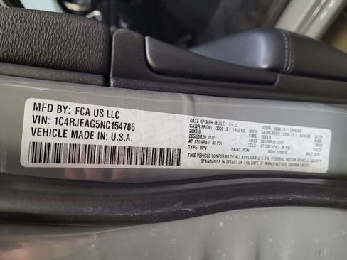 Used 2022 Jeep Grand Cherokee Laredo X RWD image 33