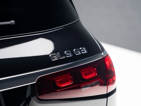 Used 2024 Mercedes-Benz GLS 63 AMG 4MATIC image 34