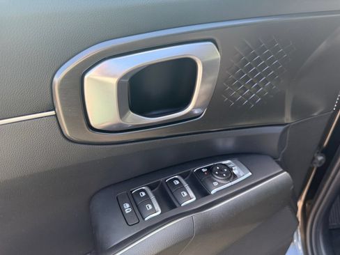 Certified 2025 Kia Sorento EX AWD/4WD image 11