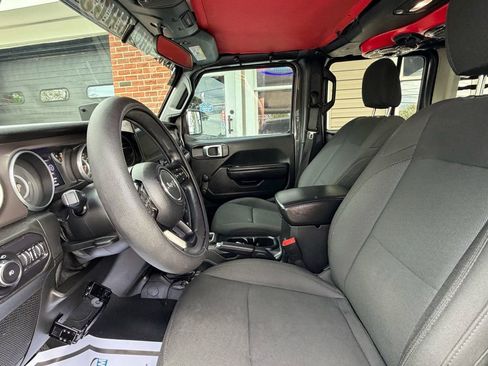 Used 2018 Jeep Wrangler Unlimited Sport AWD/4WD image 9
