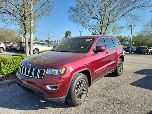 Used 2019 Jeep Grand Cherokee Laredo w/ Laredo X Package image 1