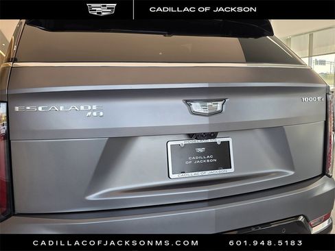 New 2026 Cadillac Escalade IQ Luxury 2 image 7