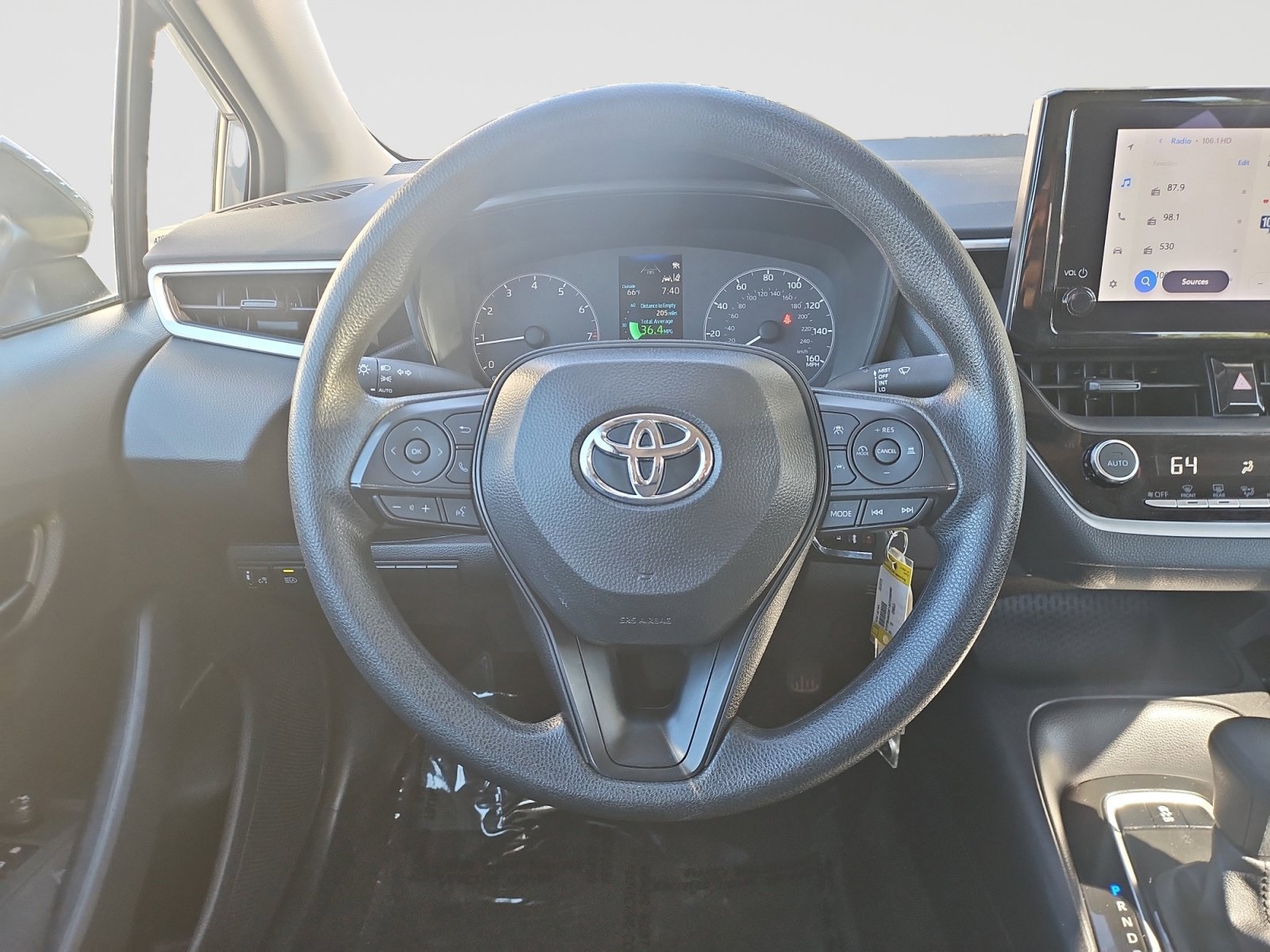 Used 2025 Toyota Corolla LE FWD image 44