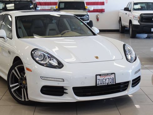 Used 2016 Porsche Panamera AWD/4WD image 3