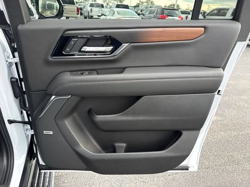 New 2026 GMC Yukon XL Denali w/ Denali Reserve Package AWD/4WD image 35