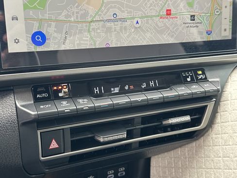 Used 2026 Toyota Camry XLE image 37