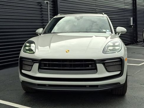 Certified 2022 Porsche Macan S AWD/4WD image 10