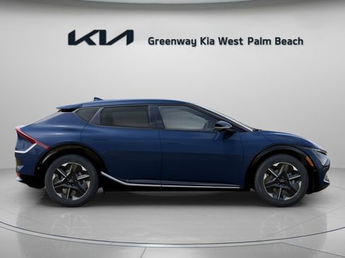New 2025 Kia EV6 Wind image 9