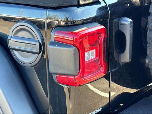 Used 2024 Jeep Wrangler Unlimited Rubicon image 6