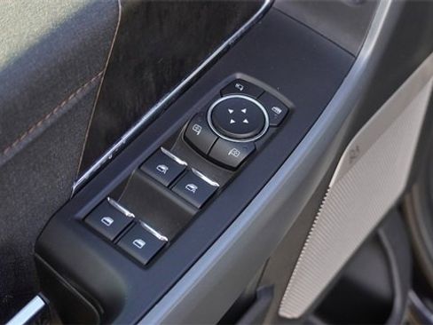 Used 2023 Ford F150 Lightning Lariat image 19