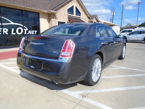 Used 2014 Chrysler 300 C w/ Beats Audio Group image 8