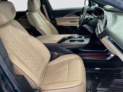 Used 2026 Cadillac Lyriq Signature Luxury w/ Nappa Leather Package AWD/4WD image 30