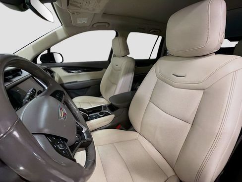 Used 2021 Cadillac XT6 Premium Luxury w/ LPO, Floor Liner Package AWD/4WD image 22