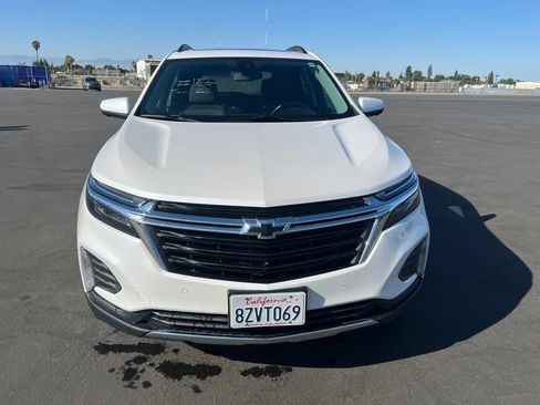 Used 2022 Chevrolet Equinox LT AWD/4WD image 2