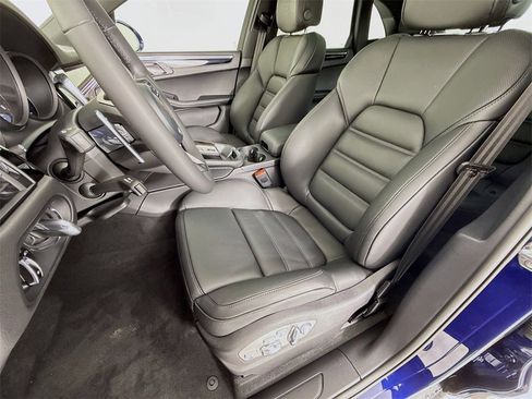 New 2026 Porsche Macan image 5