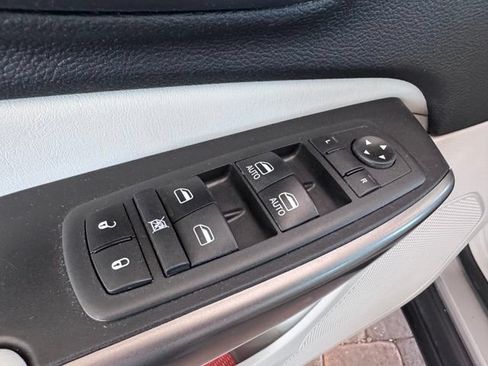 Used 2020 Jeep Cherokee Limited w/ Advanced Safety Group AWD/4WD image 11