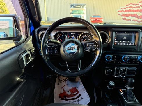 Used 2018 Jeep Wrangler Unlimited Sport S AWD/4WD image 9