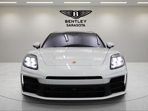 Used 2024 Porsche Panamera image 7