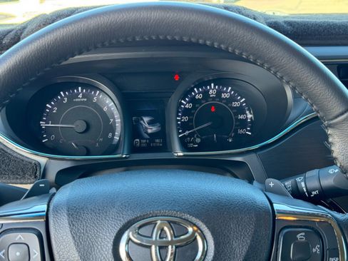 Used 2015 Toyota Avalon Limited image 23