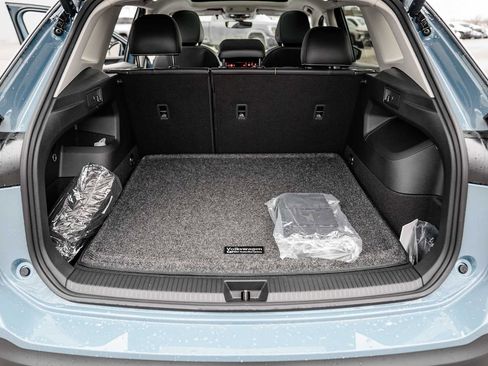 New 2026 Volkswagen Tiguan SE image 12