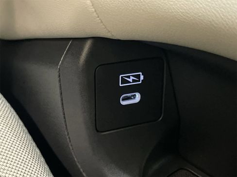 Certified 2025 Honda HR-V LX image 31