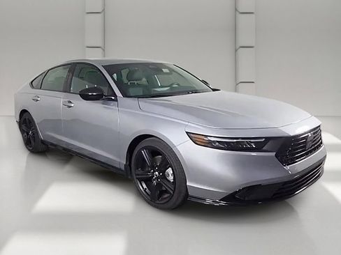 Used 2025 Honda Accord Sport image 34