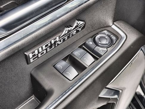 Used 2024 Chevrolet Silverado 1500 High Country w/ High Country Premium Package AWD/4WD image 13