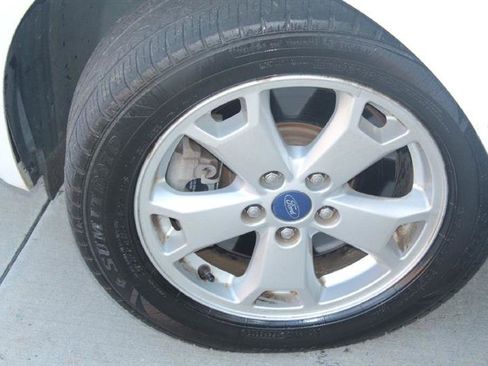 Used 2015 Ford Transit Connect XLT image 25