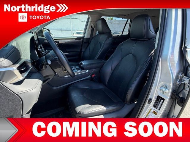 Certified 2021 Toyota Highlander Limited AWD/4WD image 6