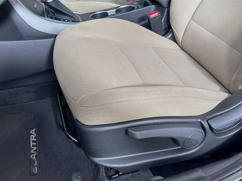 Used 2016 Hyundai Elantra Value Edition FWD image 23