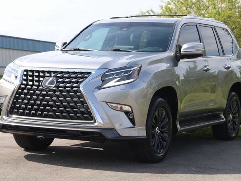Used 2023 Lexus GX 460 Luxury w/ Sport Design Package image 5
